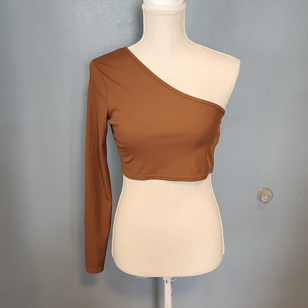 Boohoo one shoulder ribbed material cropped top